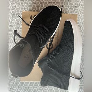 Clarks cloudstepper knit shoes, size 10.